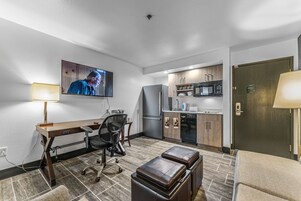 1 多间卧室、高档床上用品、客房内保险箱、特色家居