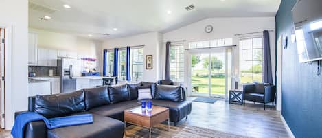 Perhehuoneisto | Oleskelualue | Televisio