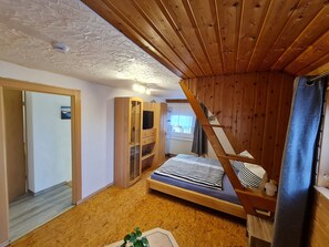 3 Schlafzimmer, Bügeleisen/Bügelbrett, Reisekinderbett, kostenloses WLAN