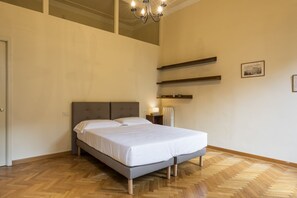 2 dormitoris, planxa i posts de planxar, wifi i roba de llit 