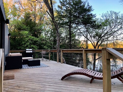 Shipping Container Home with Waterfront View ✨ 45 min from Dallas