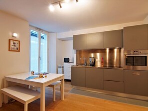 Fridge, microwave, oven, dishwasher - Le Paccard by Interhome (Chamonix)