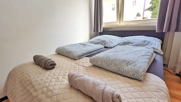 2 bedrooms, iron/ironing board, WiFi, bed sheets