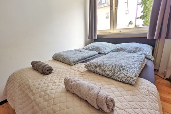 2 habitaciones, tabla de planchar con plancha, wifi y ropa de cama