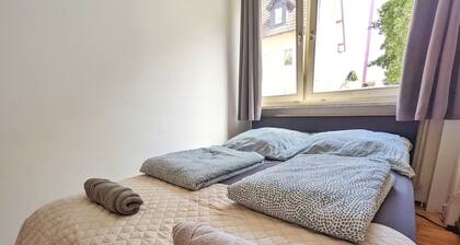 2 Bed Flat - Sleeps 3 - Pets - Parking - Wifi