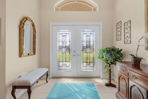 Interior - Quaint and Cozy, Large backyard with Heated Pool - Villa Seagulls Nest -Roelens Vacations (Cape Coral)