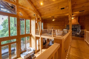 7 bedrooms, iron/ironing board, WiFi, bed sheets - Bear Vista Trail | 4 - Story Mountain Estate | Hot Tub, Game Room, Theatre (Waynesville)
