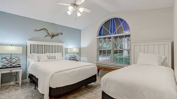 3 bedrooms, iron/ironing board, WiFi, bed sheets