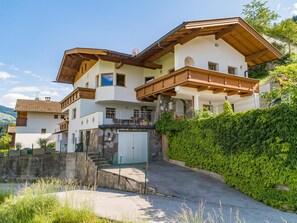 Exterior - Charming holiday home near the ski resort (Kaltenbach)