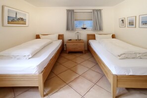 2 chambres, coffres-forts dans les chambres, Wi-Fi, draps fournis