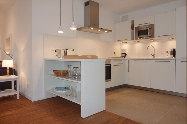 Køleskab, mikrobølgeovn, ovn, opvaskemaskine