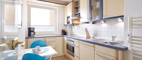 Frigorifero, microonde, forno, lavastoviglie