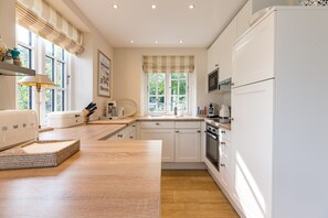 Køleskab, mikrobølgeovn, ovn, opvaskemaskine