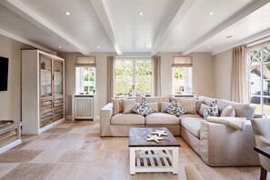 Fernseher, Kamin, Videospiele