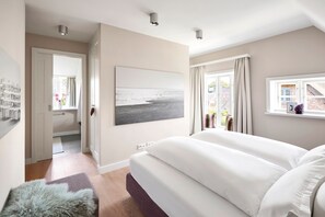 4 Schlafzimmer, Zimmersafe, Schreibtisch, WLAN