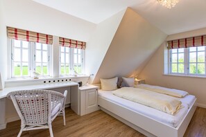 2 bedrooms, in-room safe, WiFi, bed sheets