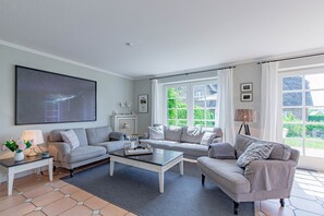 Fernseher, Kamin