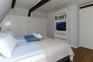 3 soveværelser, pengeskab på værelset, skrivebord, Wi-Fi