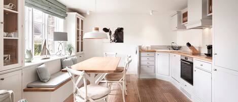 冷蔵庫、電子レンジ、オーブン、食器洗い機