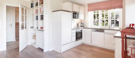 Køleskab, mikrobølgeovn, ovn, opvaskemaskine