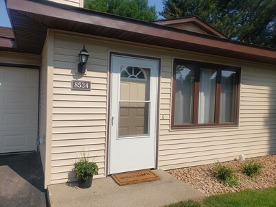 Clean and cozy townhouse