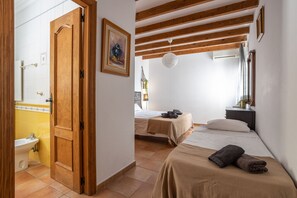 6 habitaciones, tabla de planchar con plancha y wifi gratis