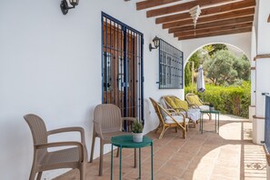 Terrace/patio - Villa "Hugo" with Sea and Mountain View & Wi-Fi (Cómpeta)