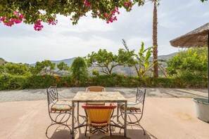 屋外ダイニングエリア