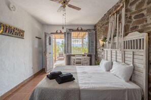 7 bedrooms, iron/ironing board, free WiFi, bed sheets