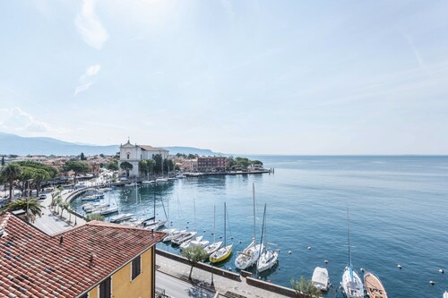 Ferienwohnung im Hotel 'Gardasol Romantic 2 Vista Lago' mit Seeblick, Pool & WLAN