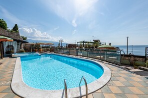 Imagen sin descripción, 3 de 30, botón