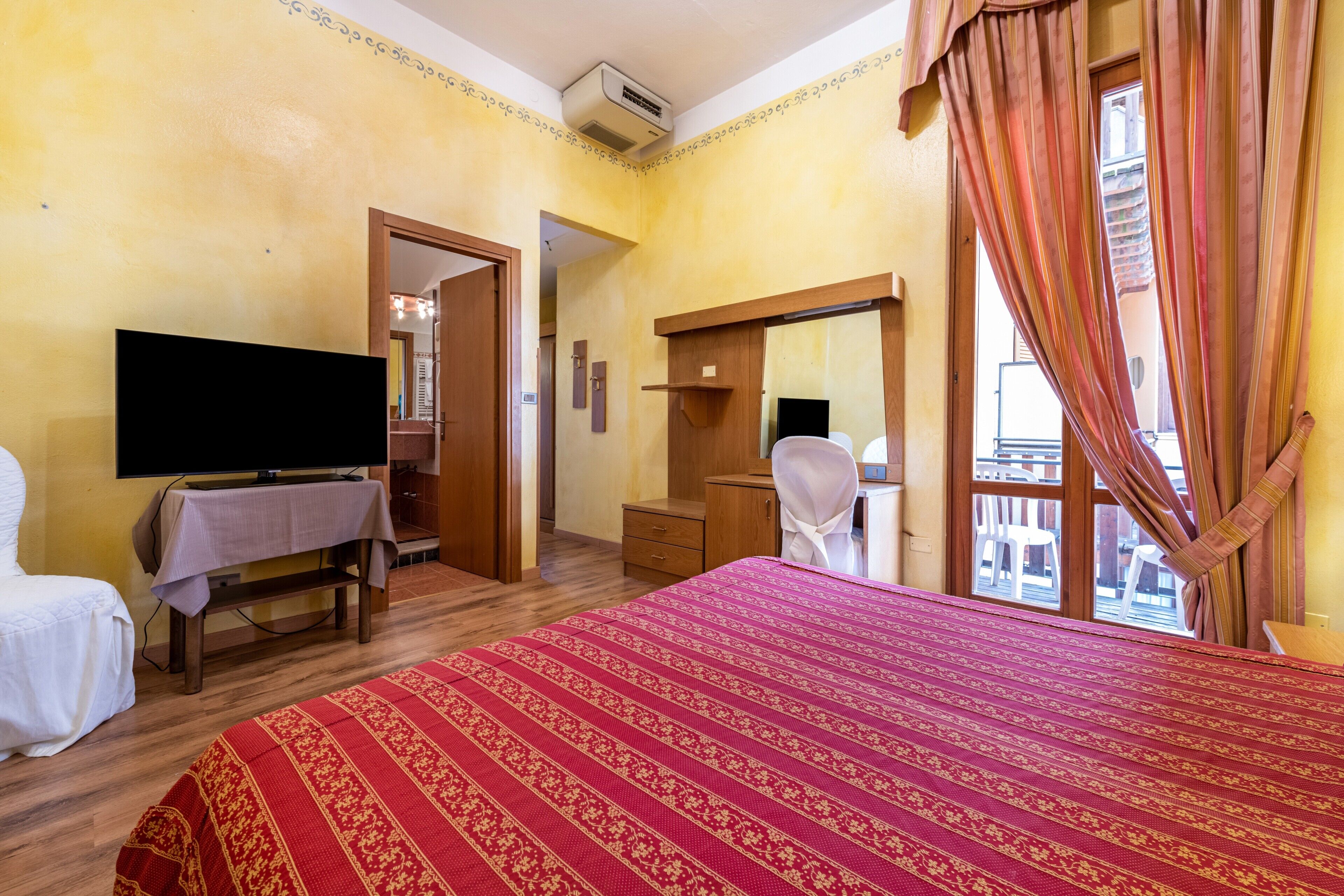 1 camera, ferro/asse da stiro, Wi-Fi gratuito, lenzuola