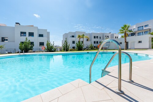 Apartment "Torre del Mar - 003" near the beach with shared pool and Wi-Fi