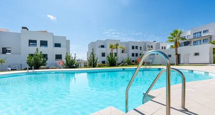 Apartment "Torre del Mar - 003" near the beach with shared pool and Wi-Fi