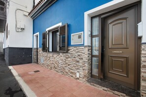 Exterior detail - Spacious Apartment 'Casa Marrero' with Wi-Fi (La Guancha)