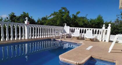 Holiday Home LaCerca with Sea View, Pool, Wi-Fi & Garden
