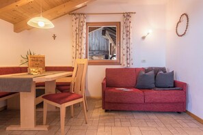 Dining - Apartment 'Schildberghof Panorama' with Mountain View, Balcony & Wi-Fi (Kastelruth)