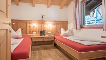 2 bedrooms, free WiFi, bed sheets