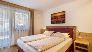 2 bedrooms, free WiFi, bed sheets, wheelchair access