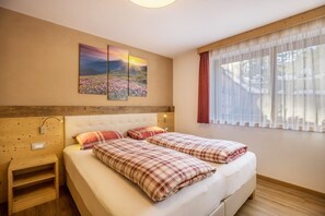 2 habitaciones, wifi gratis, ropa de cama y acceso para silla de ruedas 