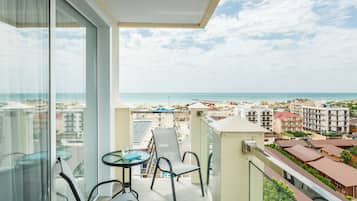 Habitación clásica con 1 cama matrimonial o 2 individuales | 1 habitación, caja de seguridad en la habitación y insonorización