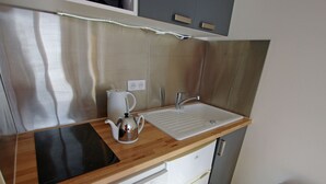 Private kitchen - Studio CLASSIC 4 pers, south balcony, heart of Tignes Le Lavachet (Tignes-Le Lavachet)