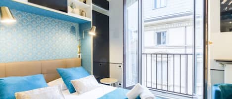 Iron/ironing board, WiFi