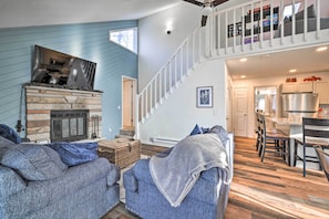 TV, fireplace, video games, table football - Hot Tub, Fire Pit & Game Room: Tobyhanna Home! (Tobyhanna)