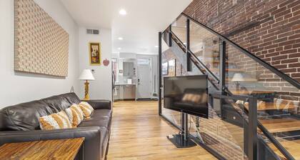 Walkable to two of Pittsburgh's hottest neighborhoods. Free Off-Street Parking.