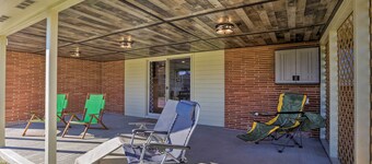 Dayton Home w/ Patio & Fire Pit ~ 6 Mi Dtwn!