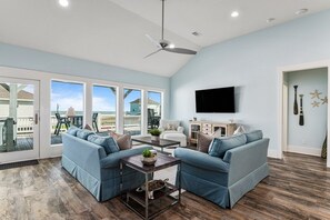 Casa, 3 habitaciones | Área de sala de estar | Smart TV y servicios de streaming