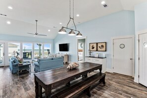 Casa, 3 habitaciones | Restaurantes