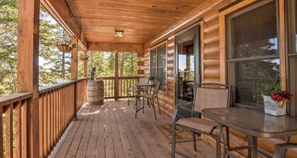Cozy 'Nora's Hideaway' - Charming, Quiet Log Cabin