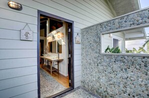 Terrace/patio - Kailua-Kona House w/ Balcony & Ocean Views! (Kailua-Kona)